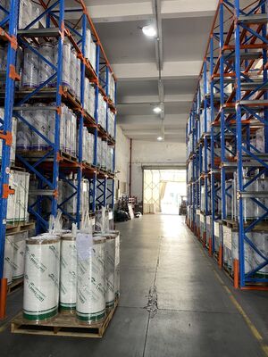 Folia laminowana krzyżowo HDPE do wodoodpornych membran asfaltowych i syntetycznych podkładów dachowych